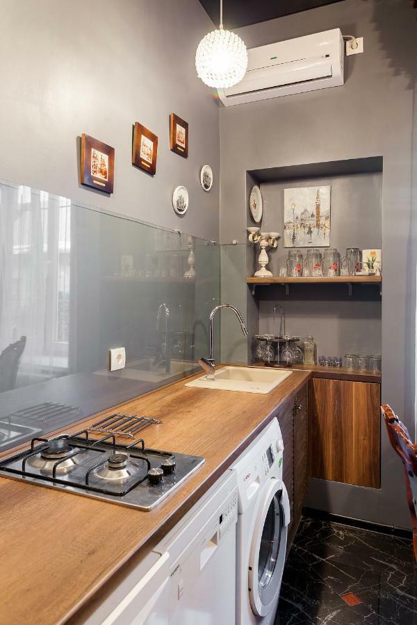 Delux Leopolli Apartments Near Shopping Mall Forum ลวีฟ ภายนอก รูปภาพ